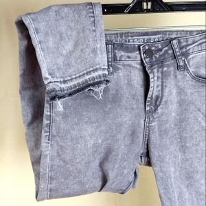 Jeans 26" Waist Women Released Hem Raw Edge